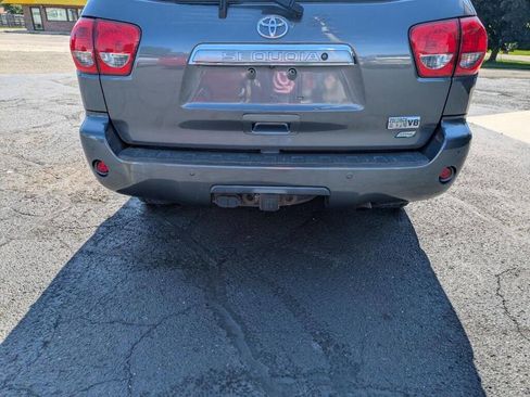 Used 2011 Toyota Sequoia Platinum AWD/4WD image 8