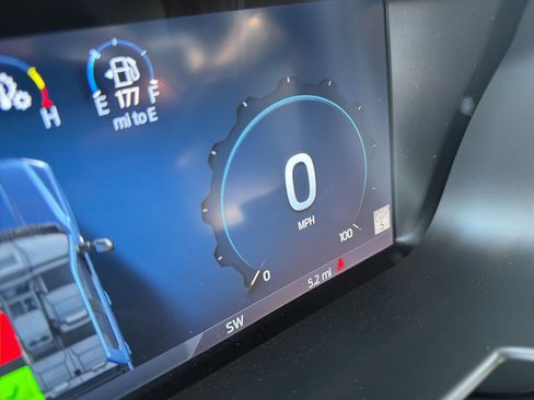 New 2026 Ford F250 Platinum w/ FX4 Off-Road Package image 17