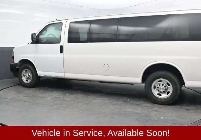 Used 2024 Chevrolet Express 3500 LS RWD image 4