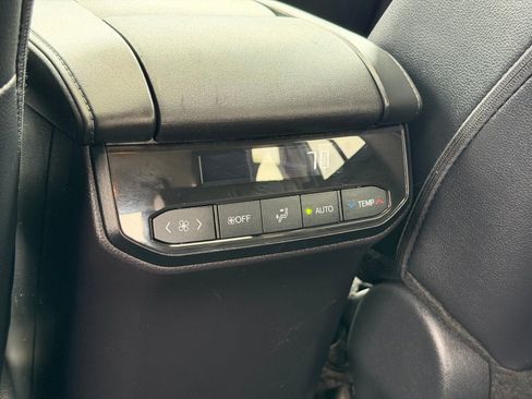 Used 2024 Toyota Highlander XLE image 33