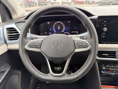 New 2026 Volkswagen Taos SE FWD image 16