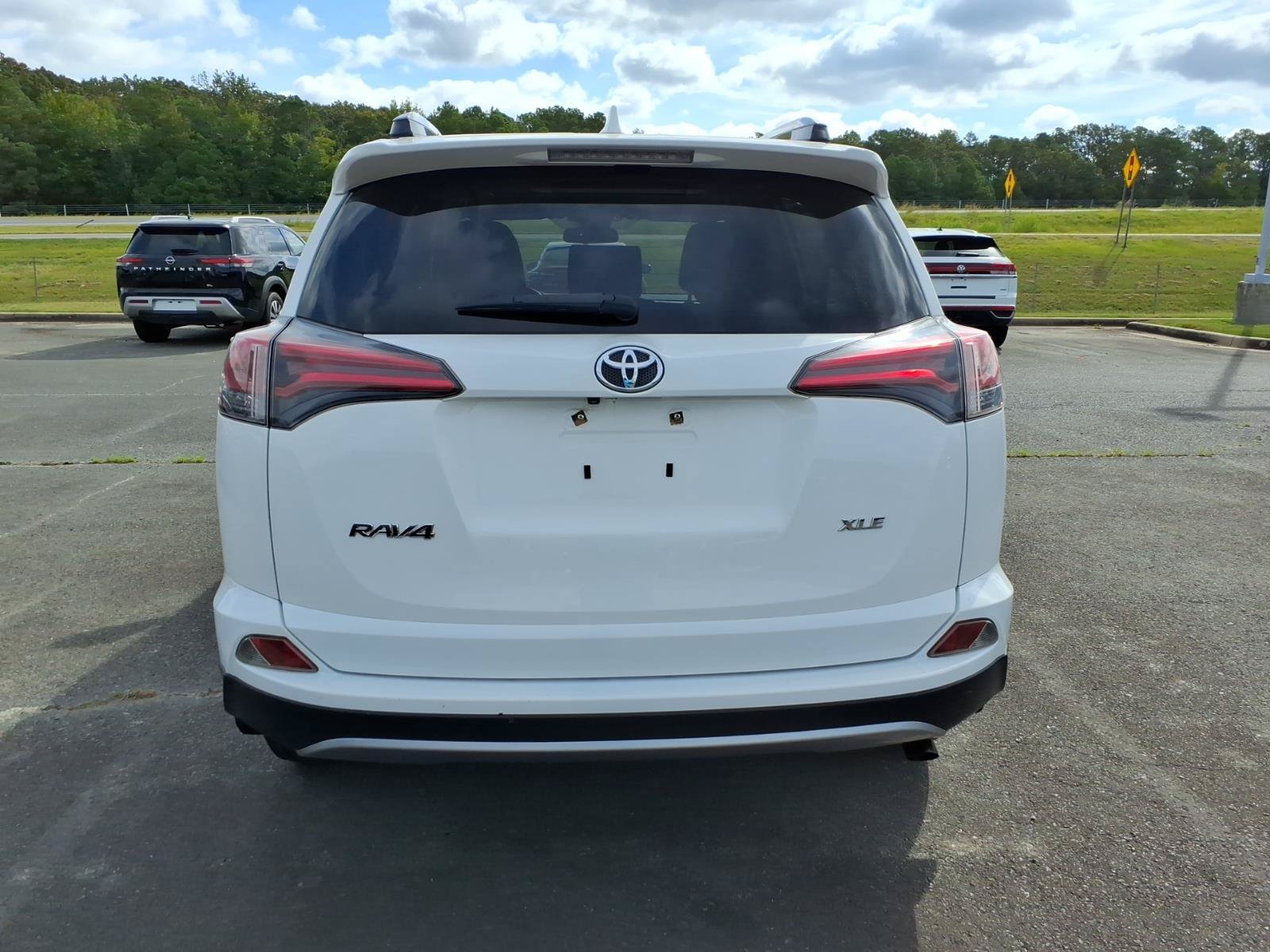 Used 2018 Toyota RAV4 XLE w/ Plus Extra Value Package FWD image 4