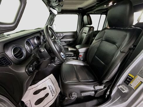 Used 2020 Jeep Gladiator Overland AWD/4WD image 20