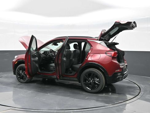 Used 2025 Buick Encore GX Sport Touring w/ Advanced Technology Package AWD/4WD image 39