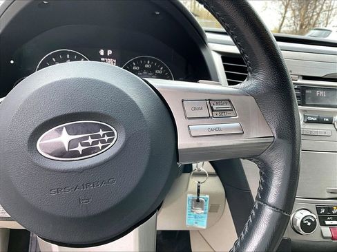 Used 2010 Subaru Outback 2.5i Premium AWD/4WD image 17