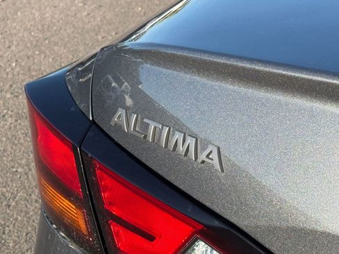 Used 2024 Nissan Altima 2.5 SV FWD image 10