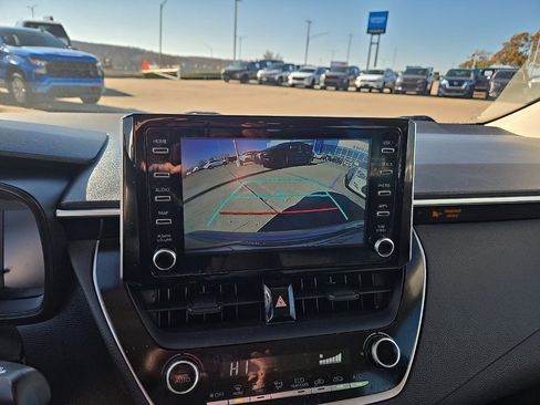 Used 2020 Toyota Corolla LE image 29