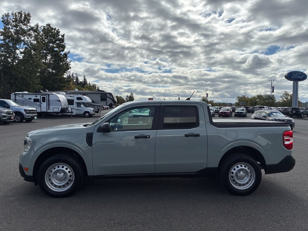 Used 2022 Ford Maverick XL FWD image 3