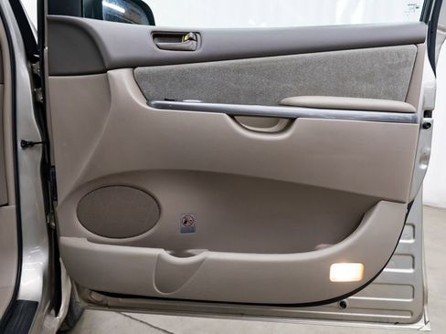 Used 2010 Toyota Sienna CE FWD image 21