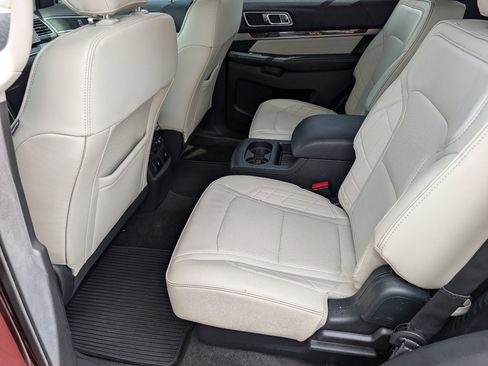 Used 2018 Ford Explorer Platinum AWD/4WD image 27