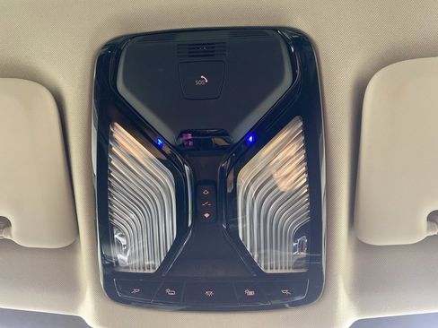 Used 2023 BMW X7 xDrive40i w/ Premium Package image 18