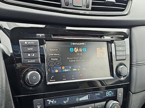 Used 2019 Nissan Rogue SL w/ Premium Package image 18