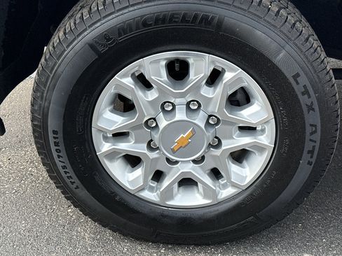 Used 2024 Chevrolet Silverado 2500 LTZ w/ LTZ Convenience Package image 11