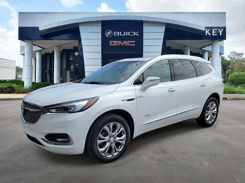 Used 2021 Buick Enclave Avenir w/ Avenir Technology Package FWD image 2
