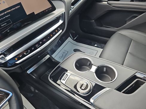 Used 2024 Cadillac Lyriq Luxury image 26