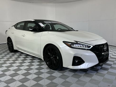 Certified 2023 Nissan Maxima SR w/ Sport Mat Group FWD image 2