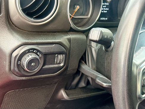 Used 2023 Jeep Wrangler Unlimited Sahara AWD/4WD image 11