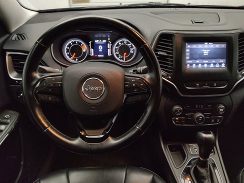 Used 2021 Jeep Cherokee Latitude Plus FWD image 22