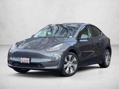 Used 2022 Tesla Model Y Long Range image 1