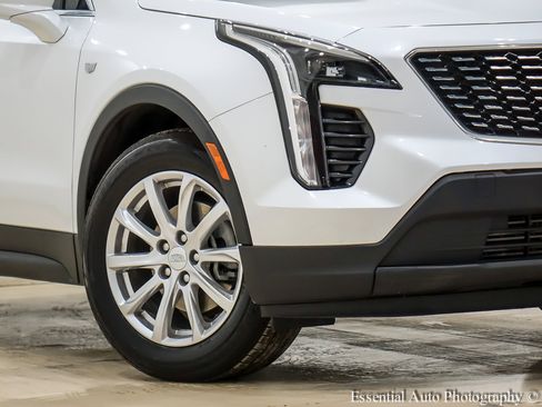 Used 2023 Cadillac XT4 Luxury image 3