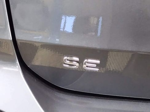 New 2025 Volkswagen Taos SE image 16