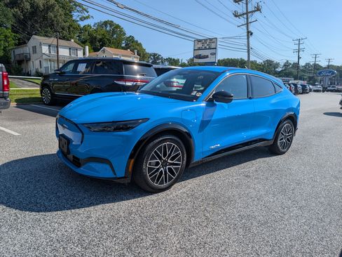 Certified 2024 Ford Mustang Mach-E Premium image 3