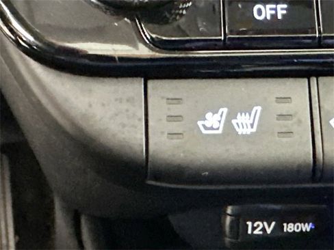 Used 2024 Hyundai Elantra Limited image 19