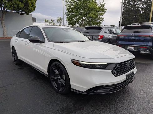 Used 2024 Honda Accord Sport image 3