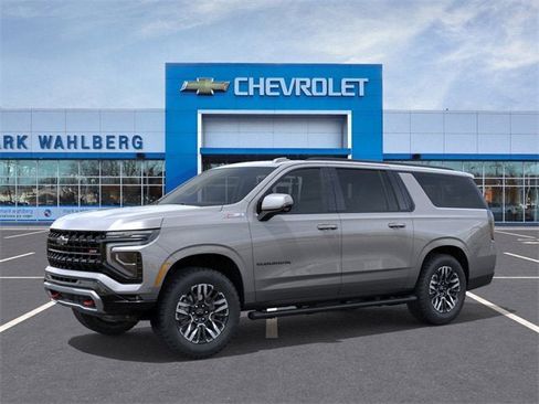 New 2026 Chevrolet Suburban Z71 w/ Comfort Package image 2
