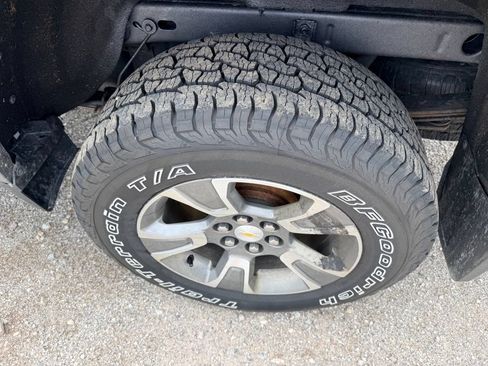 Used 2018 Chevrolet Colorado Z71 w/ LPO, Premium Interior Package AWD/4WD image 17