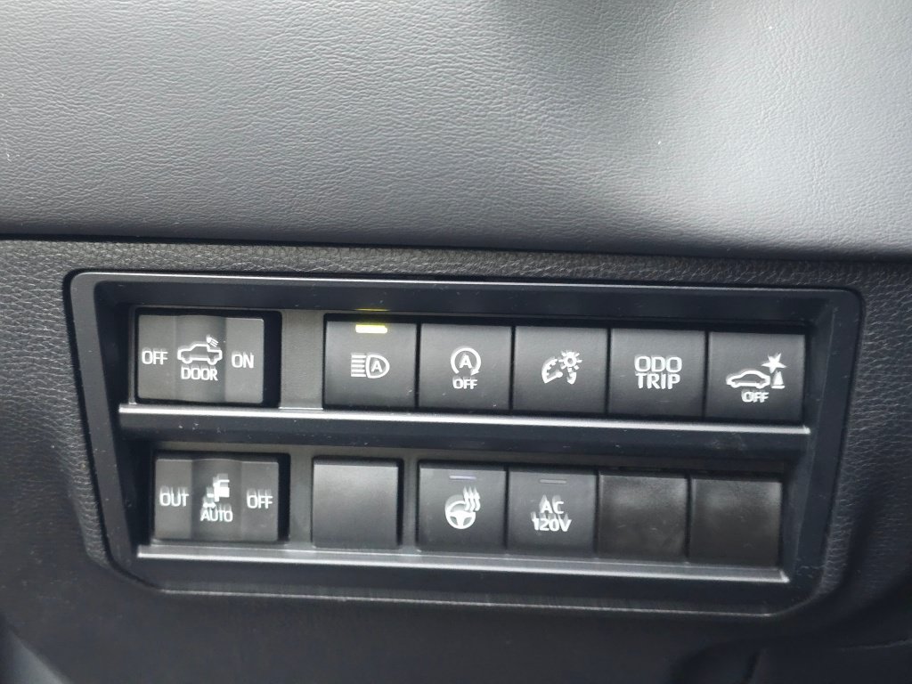 Used 2024 Toyota Tundra Platinum AWD/4WD image 36