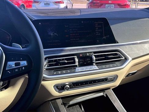 Used 2022 BMW X5 sDrive40i w/ Premium Package image 9