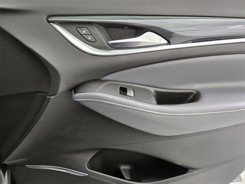 Used 2020 Buick Enclave Premium w/ Sun and Sites Package image 23