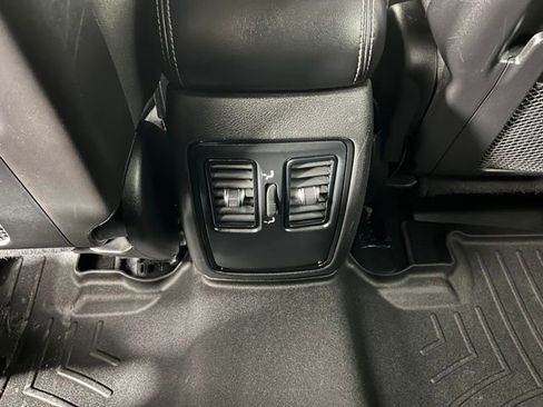 Used 2021 Dodge Durango SXT image 37