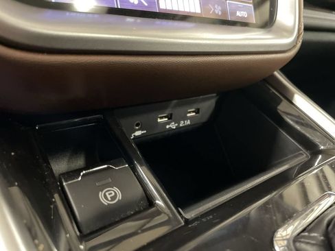 Used 2022 Subaru Outback Touring AWD/4WD image 33
