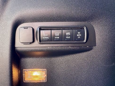 Used 2019 Ford Explorer Sport w/ Equipment Group 401A AWD/4WD image 13