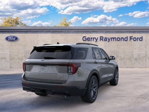 New 2026 Ford Explorer ST-Line w/ ST-Line Street Pack AWD/4WD image 10