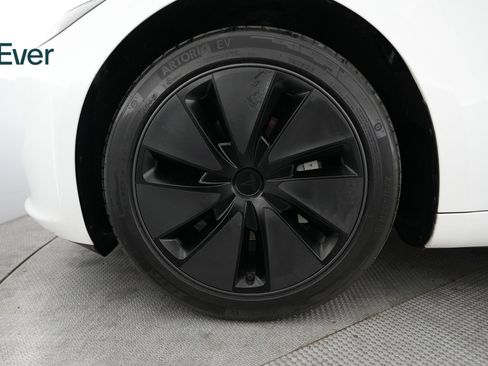 Used 2025 Tesla Model 3 Long Range AWD/4WD image 19