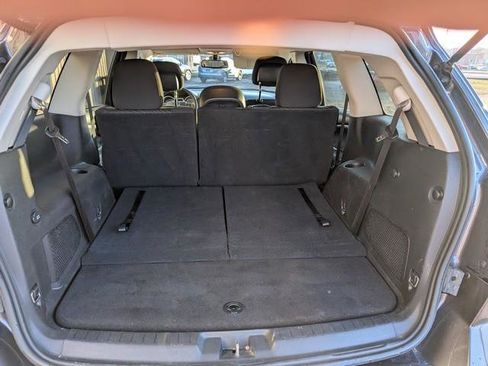 Used 2019 Dodge Journey SE image 15