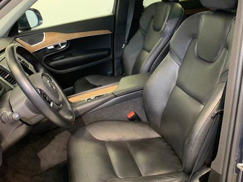 Used 2022 Volvo XC90 T6 Momentum w/ Climate Package image 16