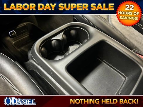 Used 2025 Chrysler Pacifica Select FWD image 20