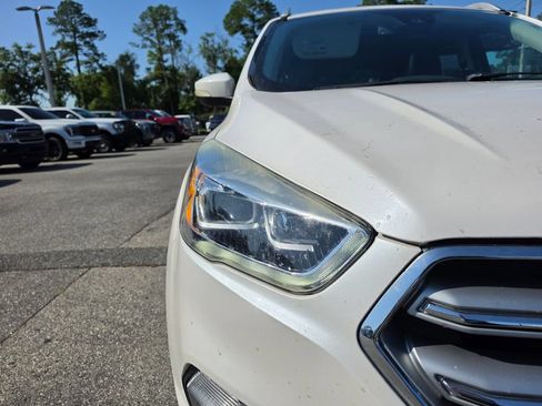 Used 2017 Ford Escape Titanium w/ Equipment Group 301A AWD/4WD image 15