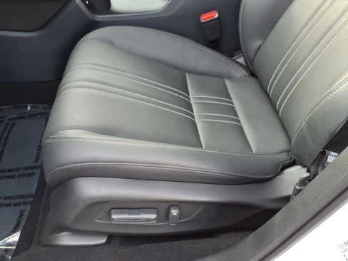 Certified 2024 Honda HR-V EX-L image 16