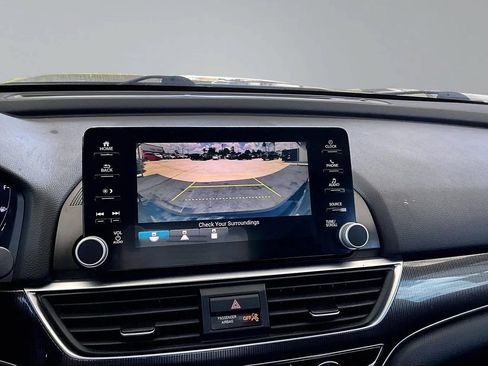 Used 2018 Honda Accord Sport image 13
