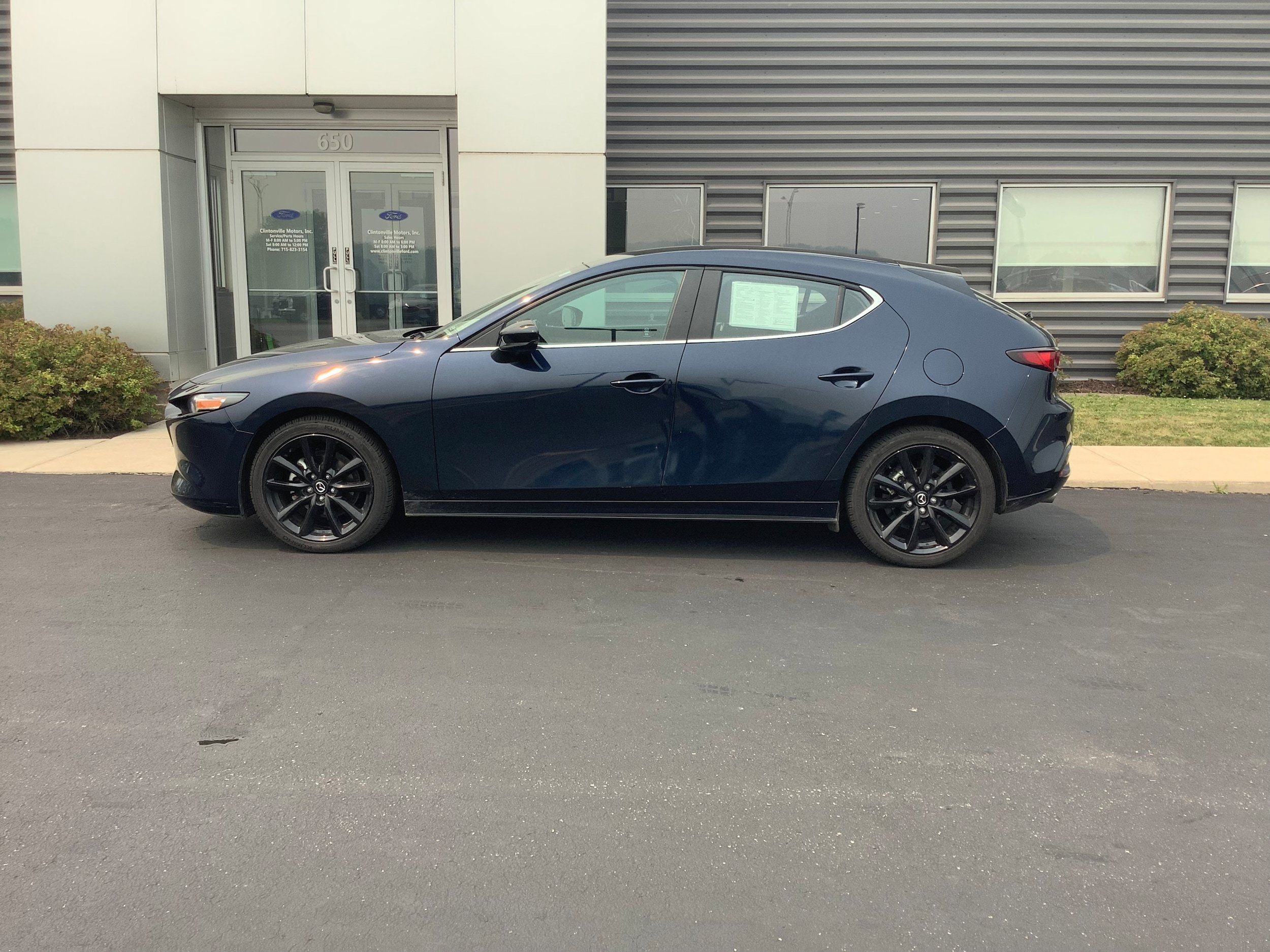 Used 2024 MAZDA MAZDA3 s FWD image 2