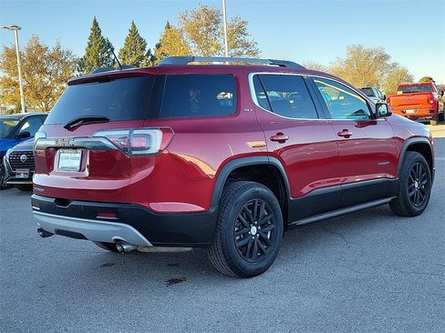 Used 2019 GMC Acadia SLT w/ LPO, Black Accent Package image 11