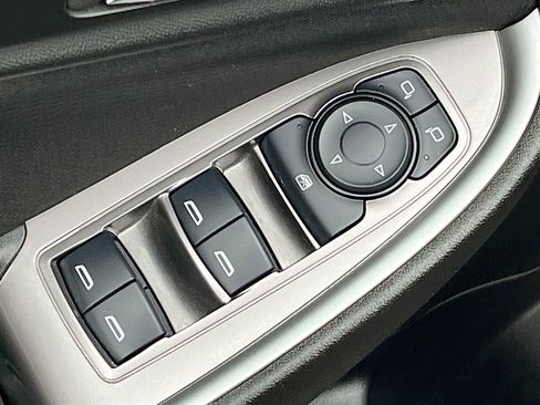 Used 2025 Chevrolet Malibu RS FWD image 18