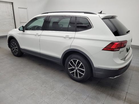 Used 2021 Volkswagen Tiguan SE w/ Panoramic Sunroof Package FWD image 3