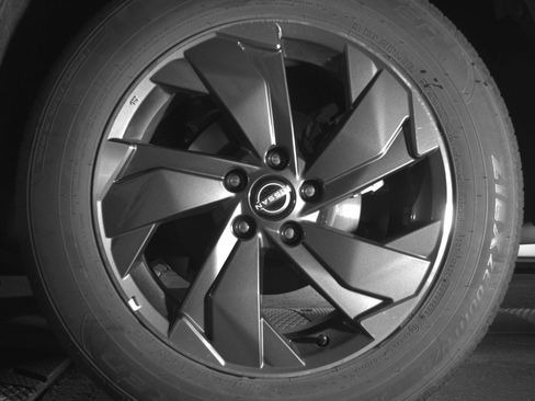 Used 2025 Nissan Rogue SV FWD image 14