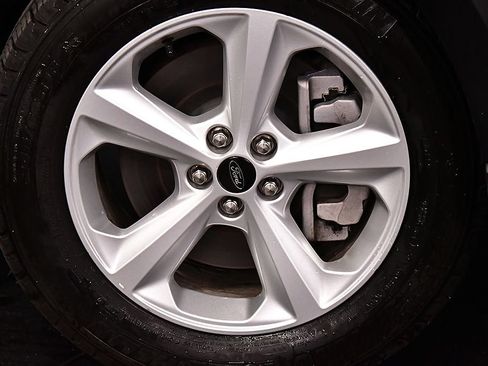 Used 2024 Ford Edge SE AWD/4WD image 9